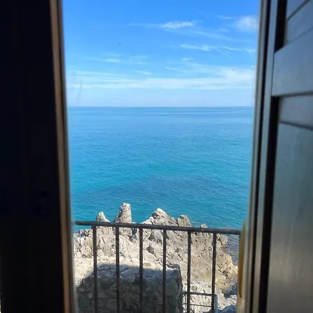 Balcone Sulla Scogliera * Cefalú