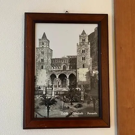 Balcone Sulla Scogliera Cefalù