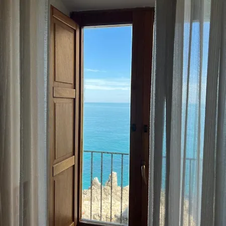 Balcone Sulla Scogliera